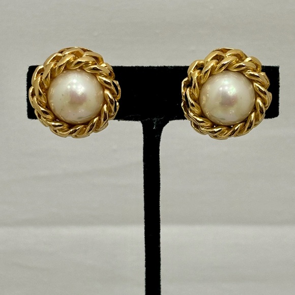 Christian Dior Signed Gold Tone Faux Iridescent Pearl Clip on Earrings - Picture 2 of 10